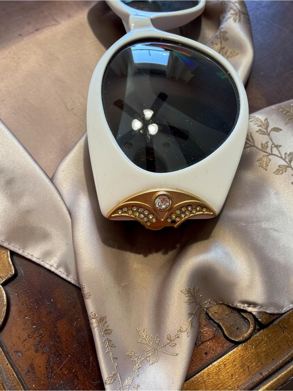 Vintage Deadstock Champagne Series Oval Sunglasses White & Gold Rhinestone Italy - Picture 6 of 15
